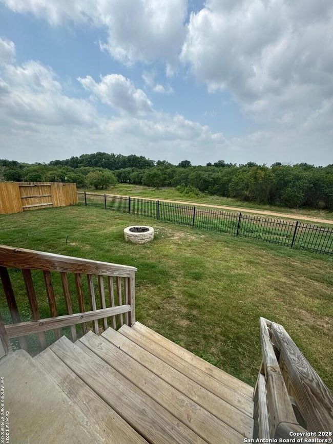 345 Middle Green Loop, House other with 3 bedrooms, 2 bathrooms and null parking in Floresville TX | Image 7