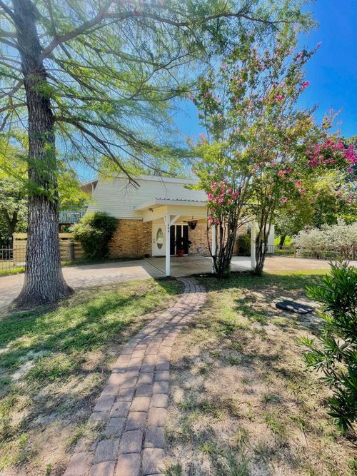 604 Flag Creek Dr, Llano, TX, 78643-1823 | Card Image