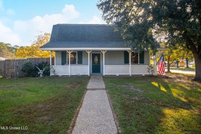 Front of Home | Image 1