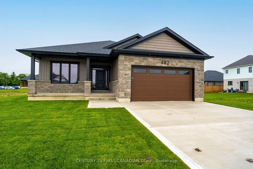 482 Julianna Crt, Wyoming, ON, N0N1T0 | Card Image