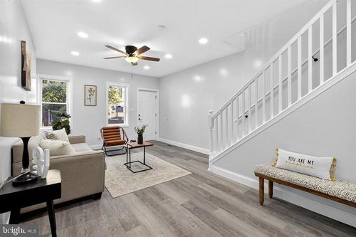 903 Kirkwood St, WILMINGTON, DE, 19801-4001 | Card Image