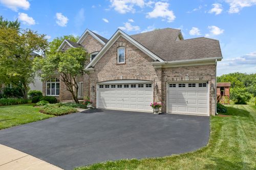 2251 Sutton Dr, South Elgin, IL, 60177-3250 | Card Image