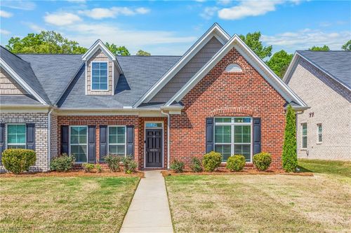 5871 Crestlawn Ct, Pfafftown, NC, 27040-9059 | Card Image