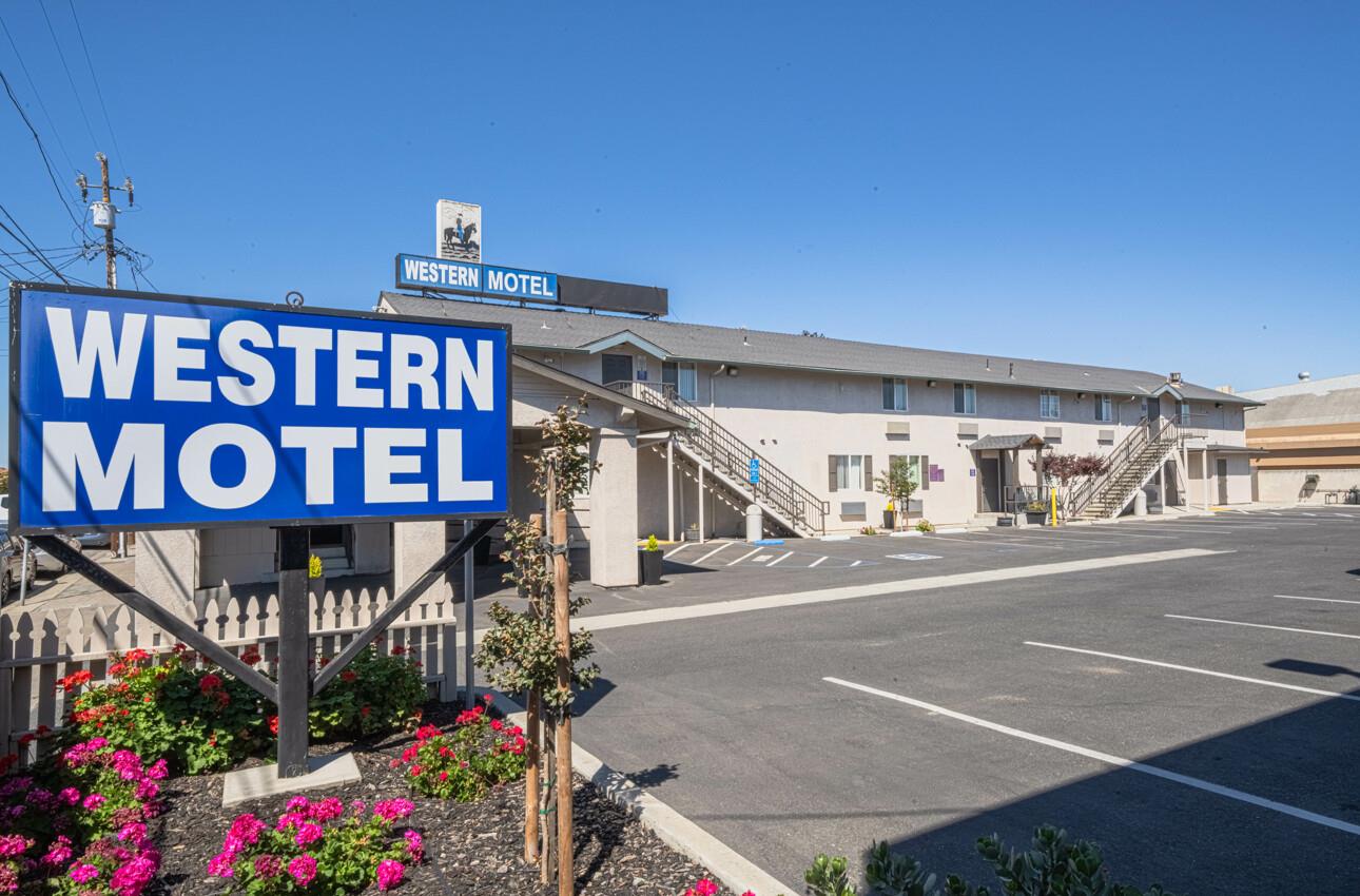 Commercial Sale in Salinas 2