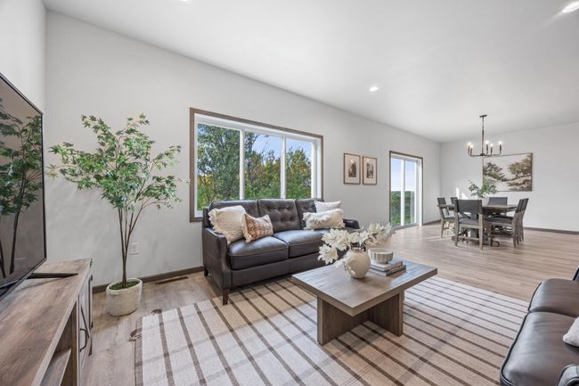 living room-photo from previous model | Image 13