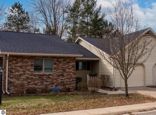 130 Peachwood Ln, Mt Pleasant, MI, 48858-6108 | Card Image