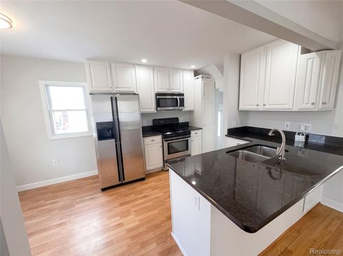 1824 Hudson Ave, Royal Oak, MI, 48067-3591 | Card Image