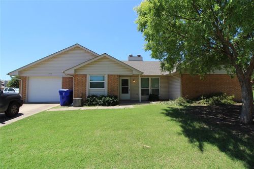 211 Skylark Ct, Norman, OK, 73069-8664 | Card Image