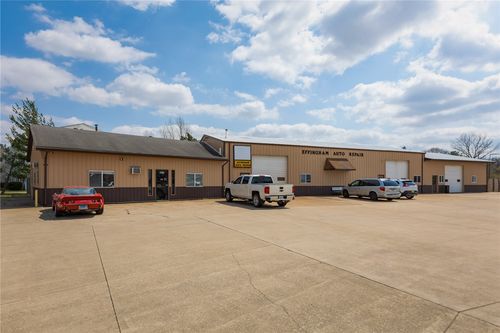 2300 Hoffman Drive, Effingham, IL, 62401 | Card Image