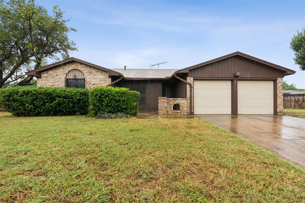 Windsor Ct, Bedford, TX 76022