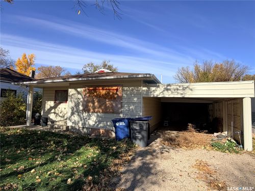 505 4th Avenue E, Assiniboia, SK, S0H0B0 | Card Image