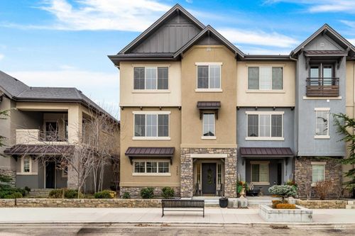 3290 E Thoroughbred Ln, Boise, ID, 83716-7096 | Card Image
