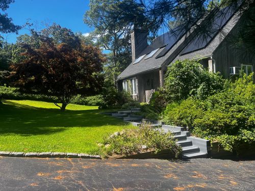 33 Uranus Rd, Rocky Point, NY, 11778-9166 | Card Image