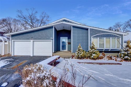 165 Sunflower Ln, Islandia, NY, 11749-1616 | Card Image