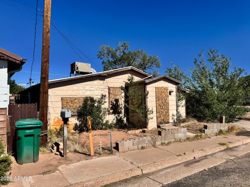 904 N 2nd St, Holbrook, AZ, 86025-2712 | Card Image