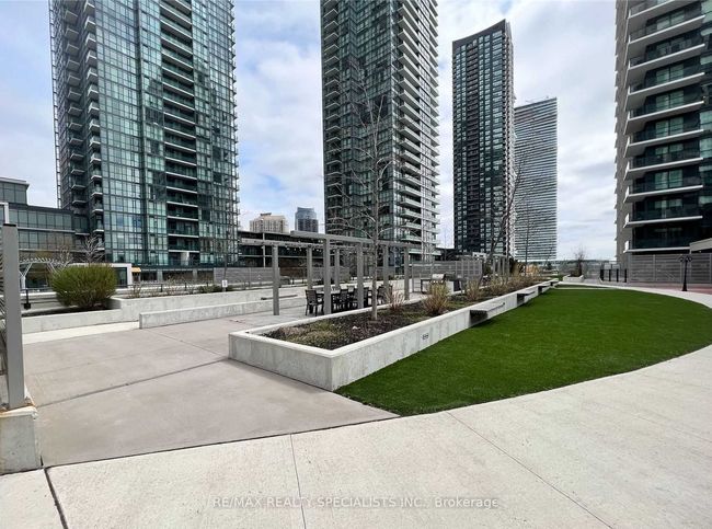 1503 - 4085 Parkside Village Dr, Condo with 2 bedrooms, 1 bathrooms and 1 parking in Mississauga ON | Image 26