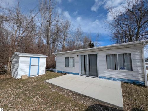 831 S Main St, Au Gres, MI, 48703-9657 | Card Image