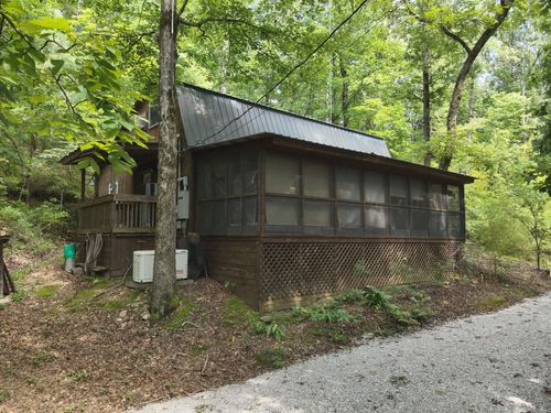 2664 Pineview Rd, Lobelville, TN, 37097-4433 | Card Image