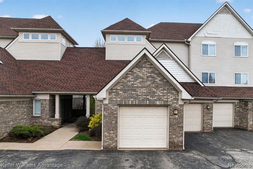 863 Amanda Ln, Pontiac, MI, 48340-1378 | Card Image