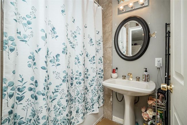 10610 Royal Adrian Dr, House other with 4 bedrooms, 3 bathrooms and null parking in Conroe TX | Image 15