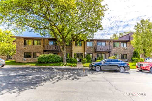 unit-101-2638 N Windsor Dr, Arlington Heights, IL, 60004-2744 | Card Image