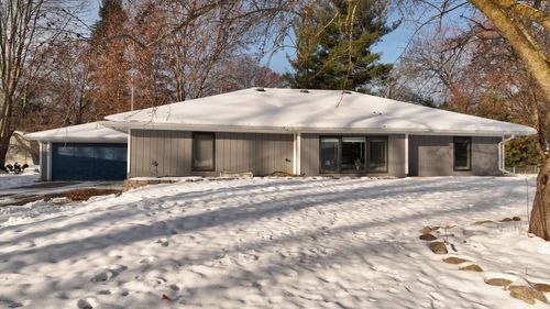 402 Smalley Dr, Mt. Pleasant, MI, 48858-2952 | Card Image