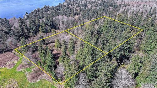 1804 Amber View Pl, Camano Island, WA, 98282-8201 | Card Image