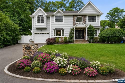 58 Mackay Ave, Waldwick, NJ, 07463-1930 | Card Image