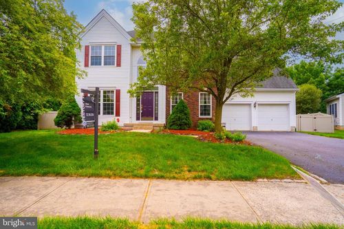 7 Sequoia Dr, Dayton, NJ, 08810-1489 | Card Image