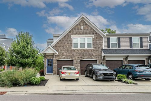 690 Daphne Way, Crescent Springs, KY, 41017-1577 | Card Image