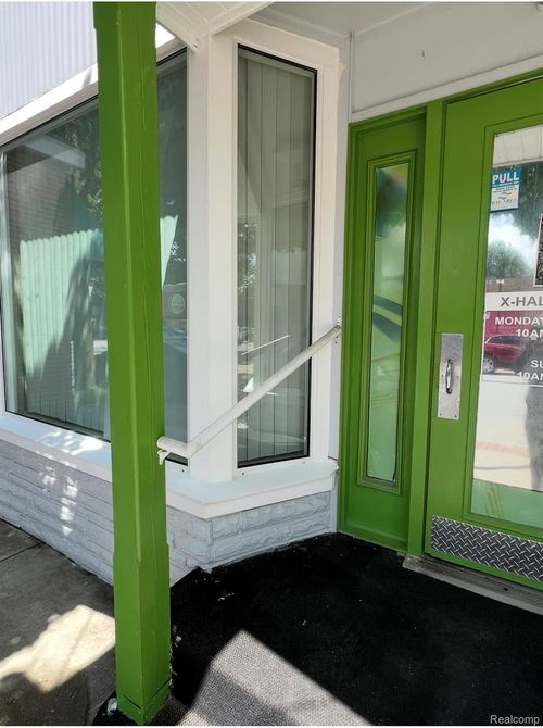 1014 N Johnson St, Bay City, MI, 48708-6252 | Card Image