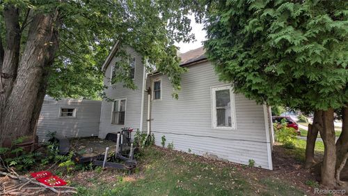 420 Columbia St, Algonac, MI, 48001-1546 | Card Image