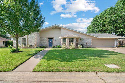 516 Henry St, Lindsay, TX, 76250-1302 | Card Image