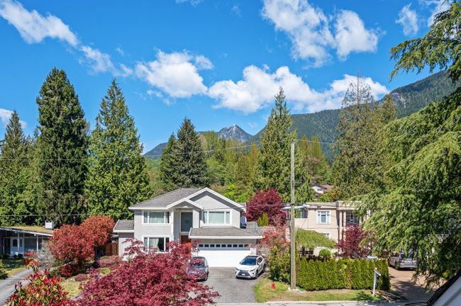 1047 Clements Avenue, House other with 5 bedrooms, 3 bathrooms and null parking in North Vancouver BC | Image 27