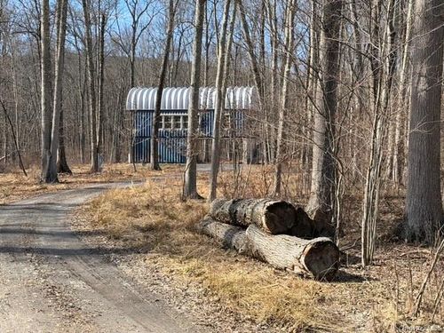 40 Pioneer Rd, Gardiner, NY, 12525-5138 | Card Image