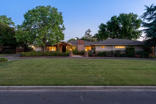 1027 W Rialto Ave, Fresno, CA, 93705-0904 | Card Image