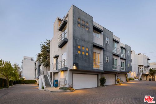 1098 Everett Pl, Los Angeles, CA, 90026 | Card Image
