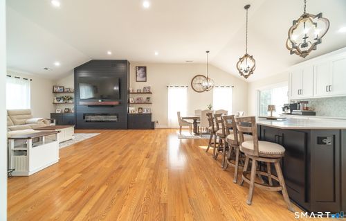 69 Cronin St, Bristol, CT, 06010-7853 | Card Image