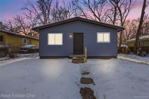 753 Stanley Ave, Pontiac, MI, 48340-2474 | Card Image