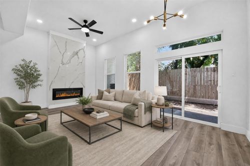 2911 Wichita St, Houston, TX, 77004-7717 | Card Image