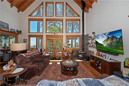 30 Park Dr, Running Springs, CA, 92382-7502 | Card Image