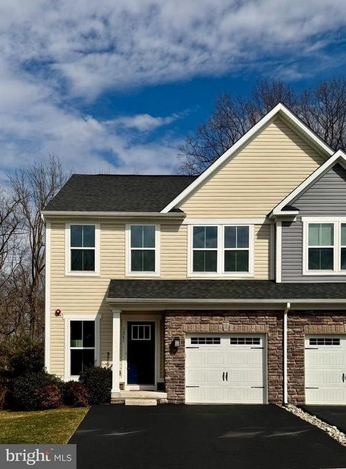 1261 Benjamin Dr, KENNETT SQUARE, PA, 19348-1586 | Card Image