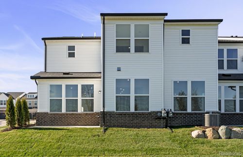 5570 E Spaniel Dr, Ann Arbor, MI, 48108-7948 | Card Image