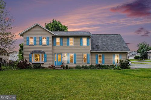 3750 Manor Ln, CHAMBERSBURG, PA, 17202-7303 | Card Image