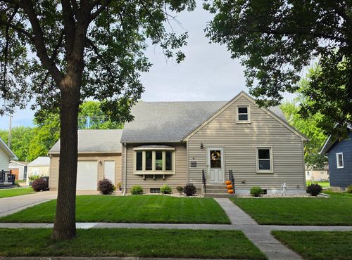 3042 Pine Ave, Slayton, MN, 56172-1511 | Card Image