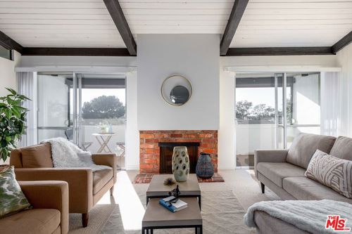 300-6425 Green Valley Cir, Culver City, CA, 90230 | Card Image