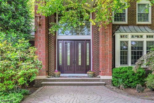 6 Magnolia Ct, Monroe Twp, NJ, 08831-5930 | Card Image