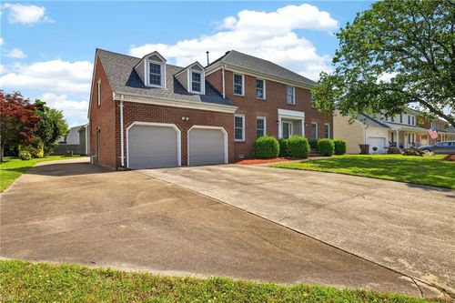 3626 Point Elizabeth Dr, Chesapeake, VA, 23321-5752 | Card Image