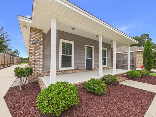 4606 Range Rd, Niceville, FL, 32578-8802 | Card Image