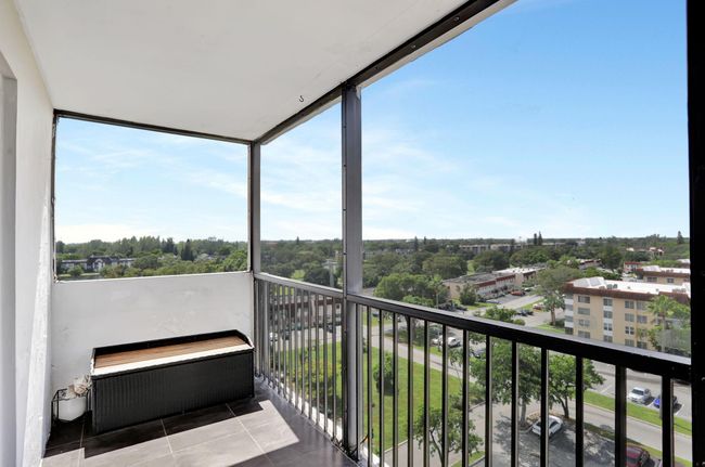 APT-914 - 4174 Inverrary Dr, Condo with 2 bedrooms, 2 bathrooms and null parking in Lauderhill FL | Image 23
